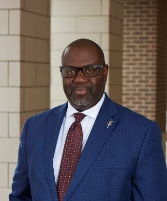 photo of Dr. Alex Huskey 